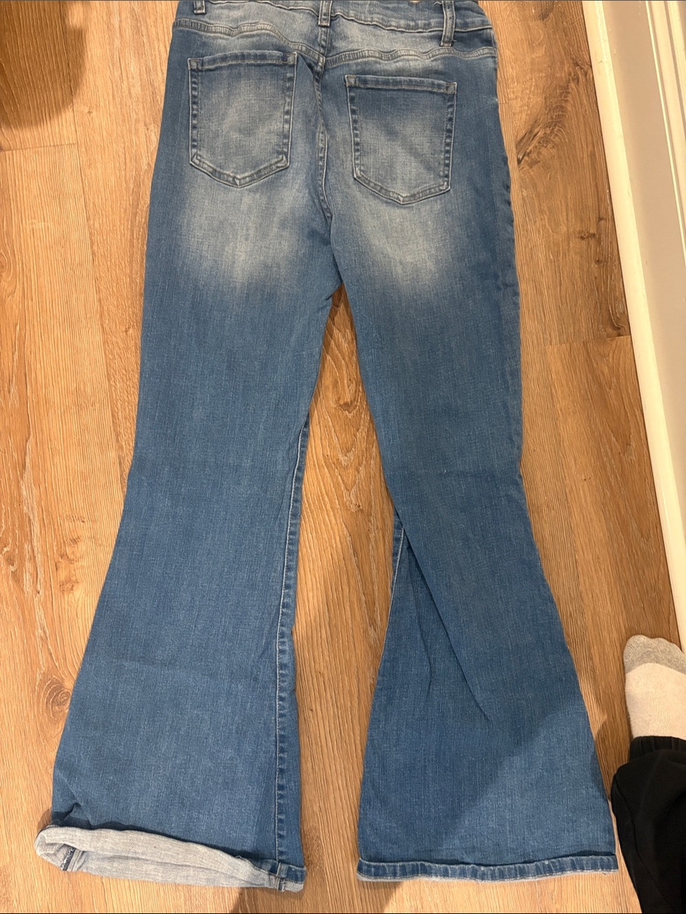 OFFERS OPEN! Women size 10 flare jeans Zenana Outfitters Medium Wash Flare jeans - Picture 6 of 6